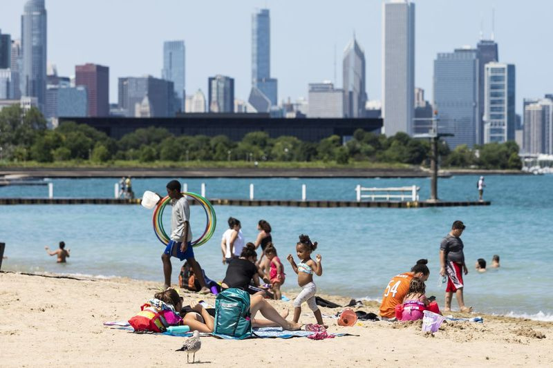 Chicago otworzy w piątek 22 plaże nad jeziorem Michigan.