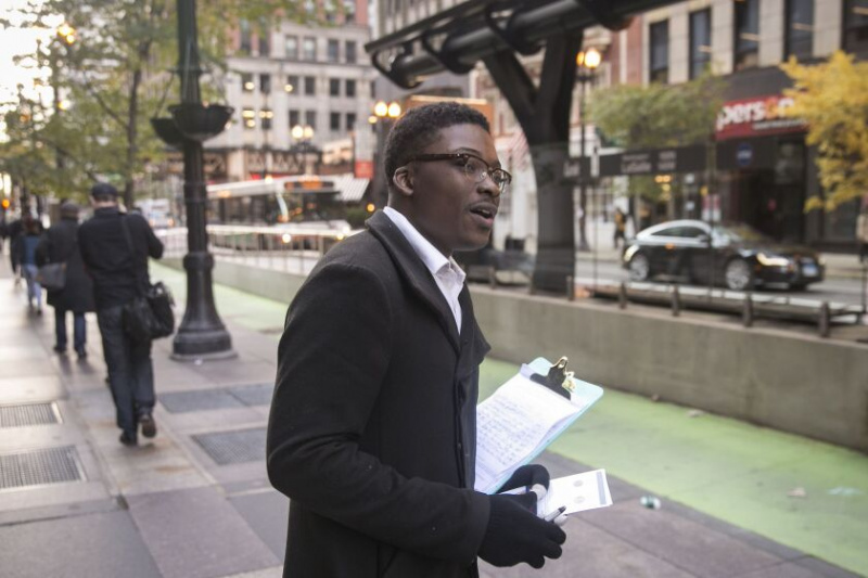   Ja’Mal Green saab esmaspäeval, 29. oktoobril 2018 Washingtoni tänaval allkirjad petitsioonidele.