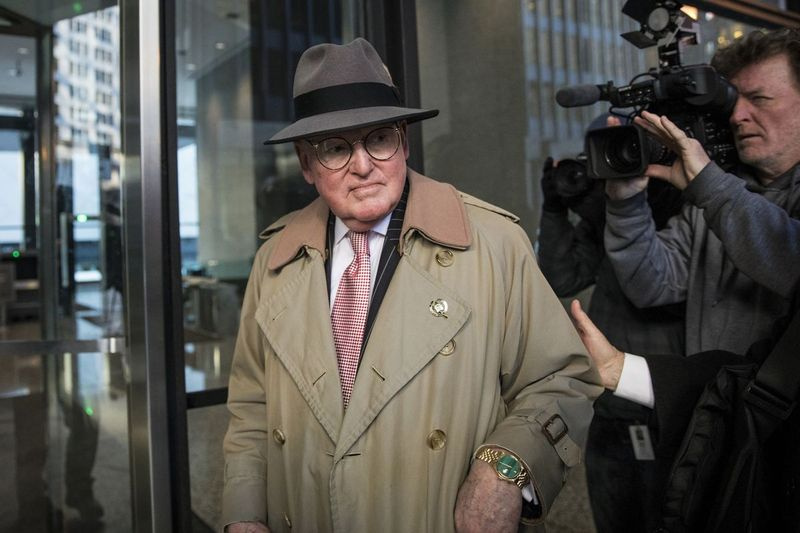 Ald. Edward M. Burke se présente devant le tribunal en janvier 2019 après avoir été inculpé au pénal.
