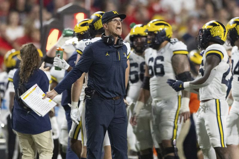 Tím bol veľmi zomknutý. Denne, týždenne, povedal tréner Michiganu Jim Harbaugh. Myslím, že som bol naozaj spokojný s tým, ako útočia každý jeden deň.