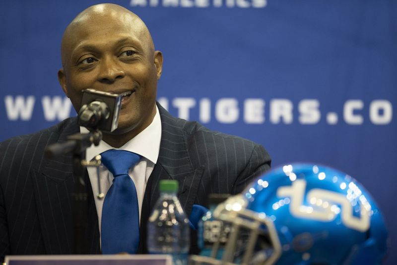Nekdanji tekač Tennessee Titans Eddie George je zdaj glavni trener Tennessee State.
