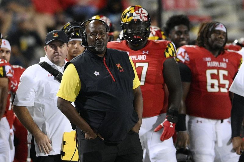 Hlavný tréner Marylandu Michael Locksley, bývalý ofenzívny koordinátor v Illinois, povedie Terapins k ich prvému cestnému zápasu proti Illini.