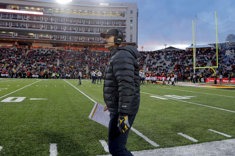 Główny trener Michigan, Jim Harbaugh, nigdy nie pokonał stanu Ohio.