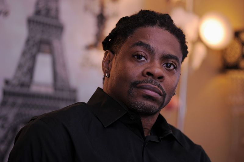 Antonio Davisas buvo išskirtinis krepšininkas ir ne mažiau gabus eskizų menininkas Prosser karjeros akademijoje. Tačiau gyvenimas tapo sunkus, sako jis, ir prarado susidomėjimą mokykla, metęs mokslus.