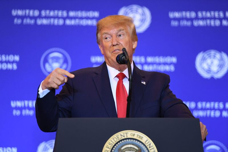 Presiden Donald Trump bercakap pada sidang akhbar pada 2019 di luar Perhimpunan Agung Pertubuhan Bangsa-Bangsa Bersatu di New York.
