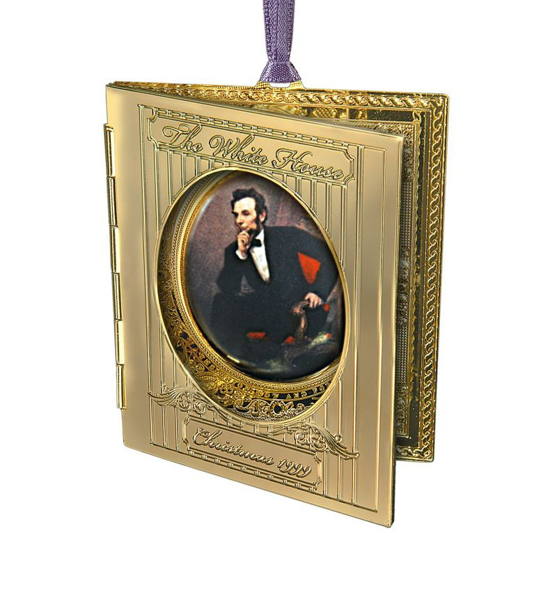 Oficiálna vianočná ozdoba Bieleho domu pre Abrahama Lincolna.