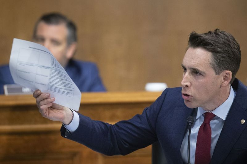 Senador Josh Hawley