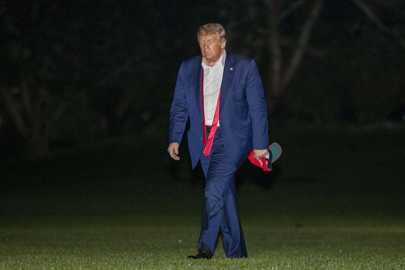 Præsident Donald Trump vendte tilbage til Det Hvide Hus fra et møde i juni i Tulsa, Okla. Deltagelsen i demonstrationen var langt fra, hvad hans kampagne havde lovet.