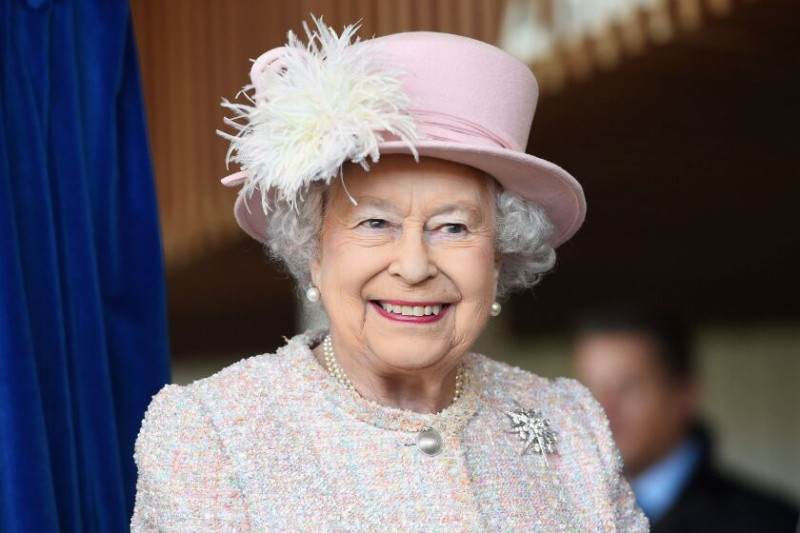   Kráľovná navštívi západný Sussex