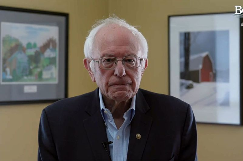 I den här videostillbilden från Bernie Sanders presidentkampanj tillkännager Sanders att hans presidentkampanj stoppas den 8 april 2020 från Burlington, Vermont.