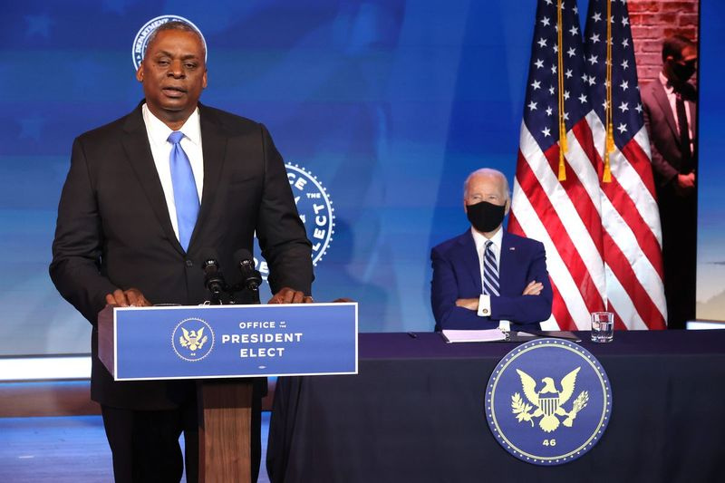 Zvolený prezident Joe Biden predstavuje kandidáta na ministra obrany, generála Lloyda Austina.