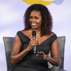 Bývalá první dáma Michelle Obamová hovoří během summitu Obama Foundation na Illinois Institute of Technology na South Side, úterý 29. října 2019.