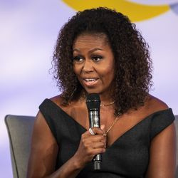 Bývalá první dáma Michelle Obamová hovoří během summitu Obama Foundation na Illinois Institute of Technology na South Side, úterý 29. října 2019.