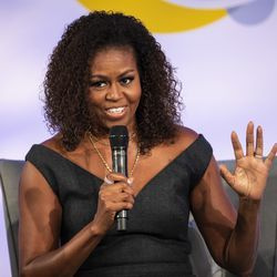 Bývalá první dáma Michelle Obamová hovoří během summitu Obama Foundation na Illinois Institute of Technology na South Side, úterý 29. října 2019.