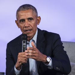 Bývalý prezident Barack Obama hovoří během summitu Obama Foundation na Illinois Institute of Technology na South Side, úterý odpoledne 29. října 2019.