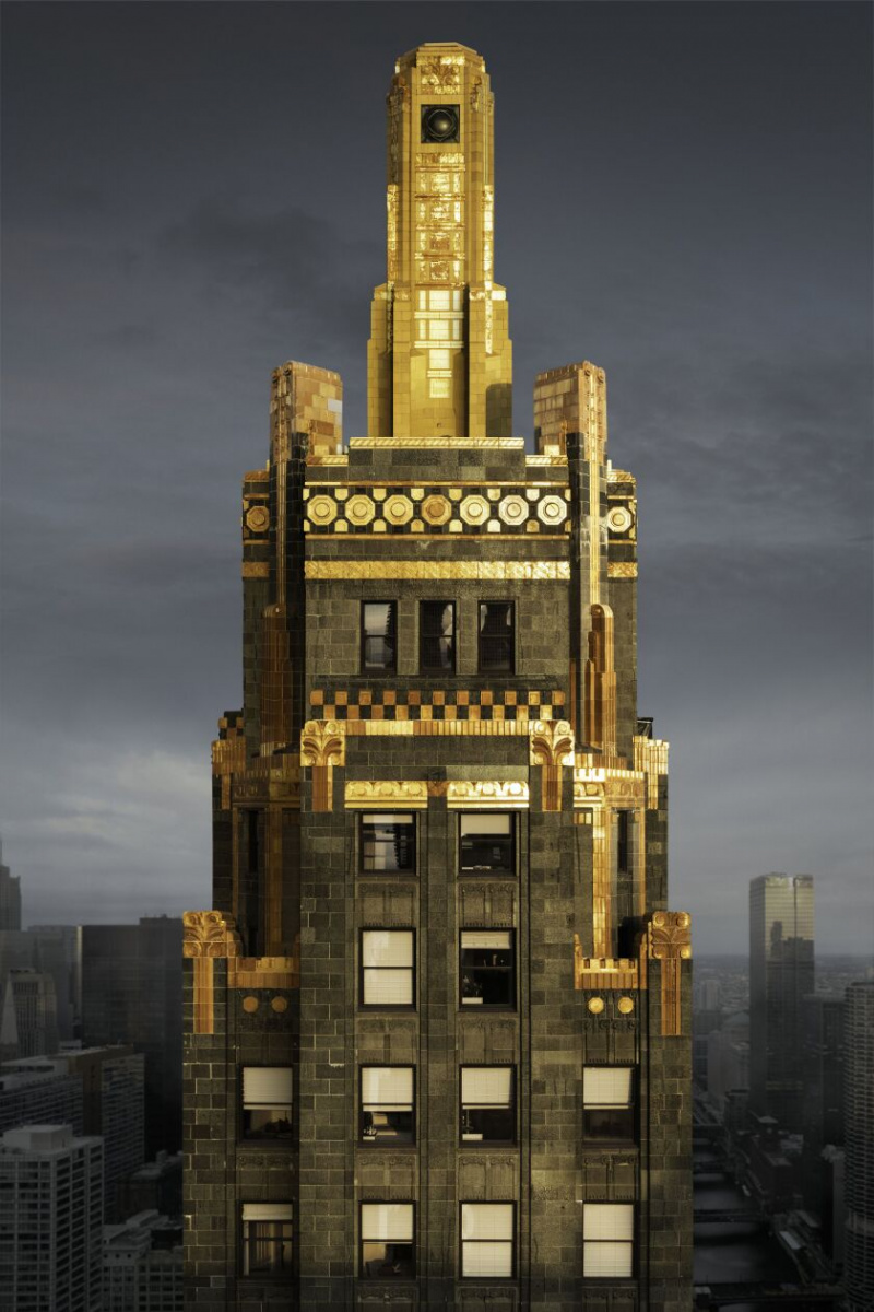   Dette fotografi af Carbide and Carbon Building, 230 N. Michigan Ave., blev taget af Chris Hytha ved hjælp af en drone.