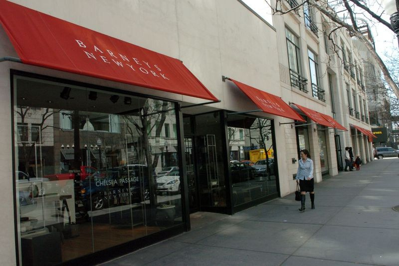 Barneys of New York på Oak Street lukkede denne sommer.