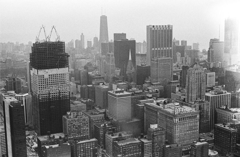 Sears Tower ve výstavbě v květnu 1972.
