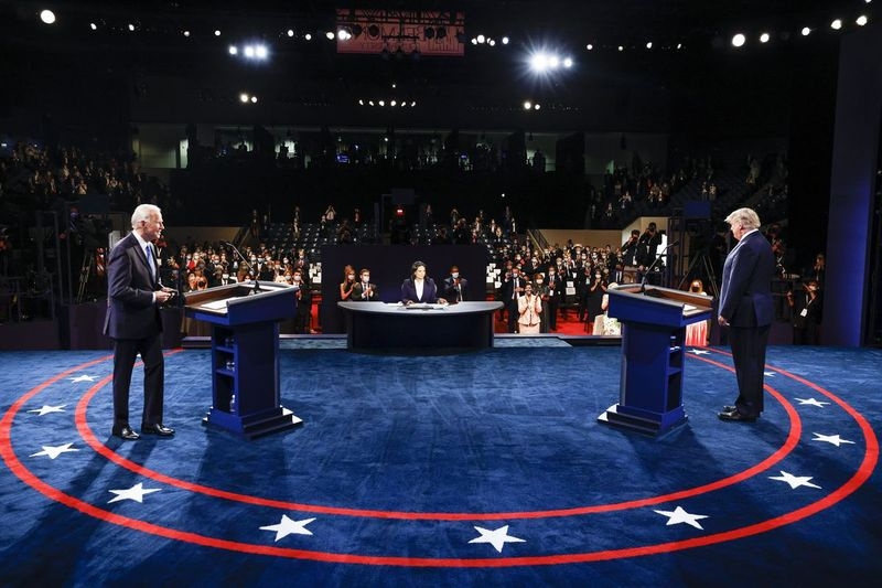 Präsident Donald Trump und der demokratische Präsidentschaftskandidat Joe Biden nehmen an der letzten Präsidentschaftsdebatte teil.