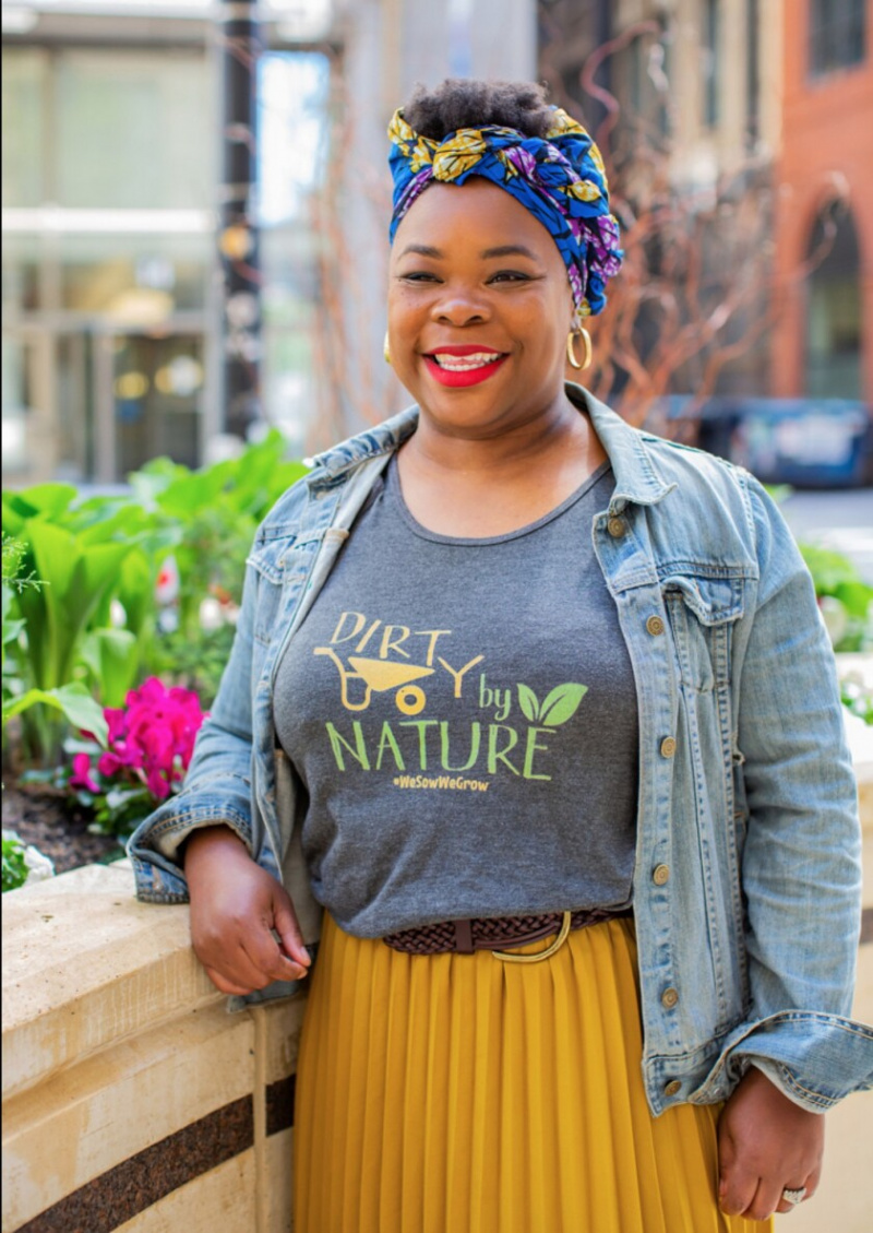   Natasha Nicholes, kuri West Pullman mieste įkūrė edukacinį ūkį „We Sow We Grow“.
