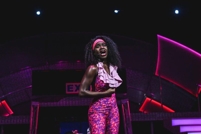 Julia Lindsey rêve de se produire à Broadway et de rester à l