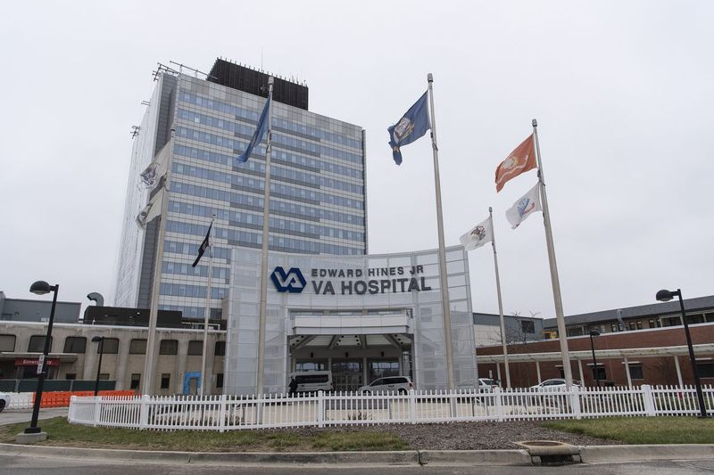 Edward Hines Jr. VA Hospital, 5000 Fifth Ave., ten zuiden van Maywood.