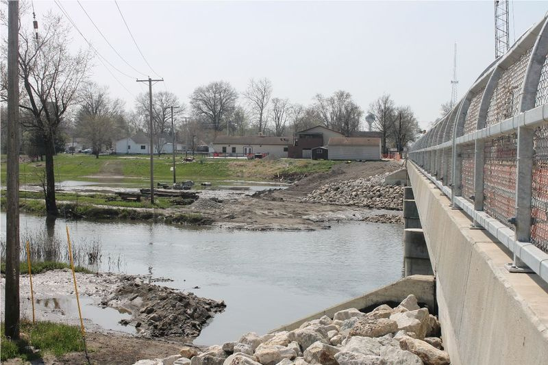 Le bar Embarras se trouve sur les rives de la rivière Embarras à Villa Grove, dans l