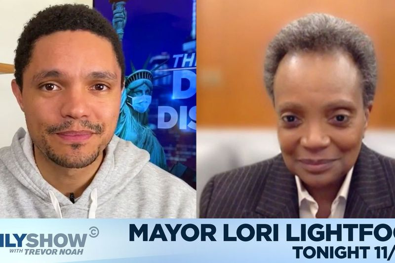 Bürgermeisterin Lori Lightfoot wird am Mittwochabend mit Trevor Noah in der Daily Show auftreten, um über die Bedürfnisse Chicagos während der Coronavirus-Pandemie zu sprechen.