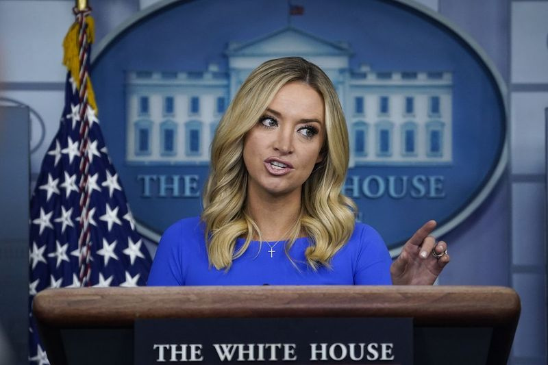 Vita husets presssekreterare Kayleigh McEnany håller mediabriefing