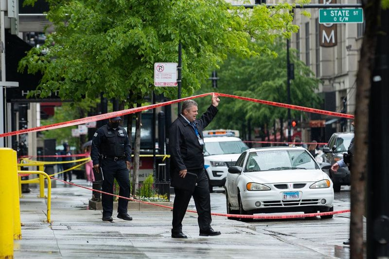 De politie doet onderzoek naar een schietpartij in de buurt van Grand en Dearborn zaterdag.