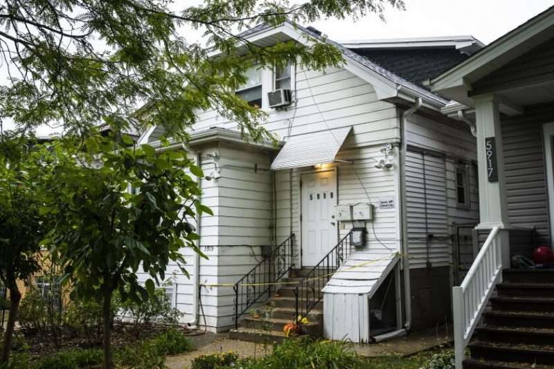   Frances Walker era propietaria de esta casa en la cuadra 5900 de North Washtenaw Avenue, donde se encontraron sus restos parciales el lunes.