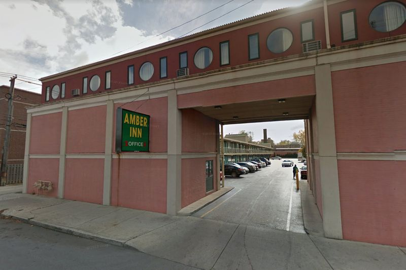 Un tiroteo en el Amber Inn Motel, 3901 S. Michigan Ave., dejó a un hombre muerto el 19 de febrero de 2020.