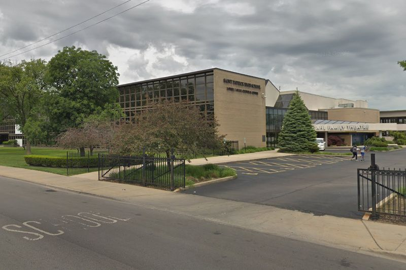 École secondaire St. Patrick, 5900 W. Belmont Ave.