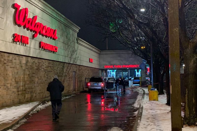 Per susišaudymą į Walgreens automobilį žuvo vyras