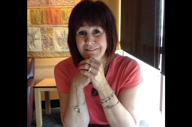 Denise Huguelet, uma professora em Evergreen Park, foi morta a tiros na terça-feira no South Side de Chicago.