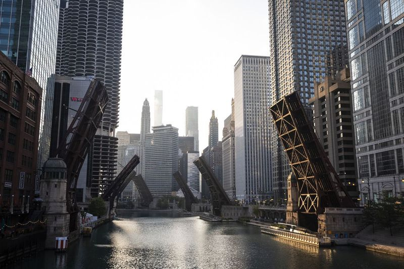 Ponts sur la rivière Chicago le 9 août 2020.