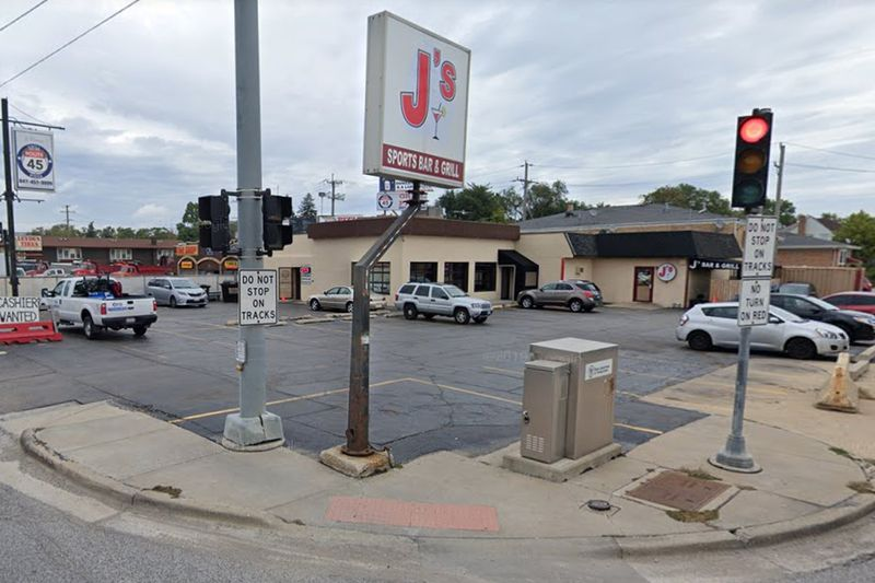 Två män står åtalade för mord i samband med en dödlig skjutning 10 oktober 2020, utanför J’s Sports Bar, 2101 N. Mannheim Road i Melrose Park.