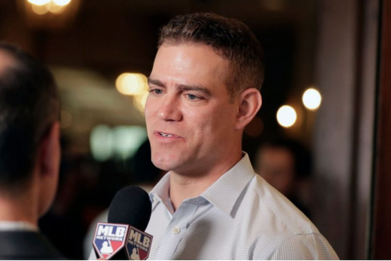 Theo Epstein dołączył do Cubs jako prezes operacji baseballowych w 2011 roku i uczynił z nich wieloletniego pretendenta do 2015 roku.