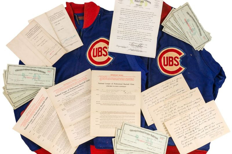 Cubs-relaterade dokument, inklusive spelarkontrakt och lönekontroller, kommer att gå ut på auktion. Papperna är från arkiven till den bortgångne Cubs general manager Eldred Salty Saltwell.