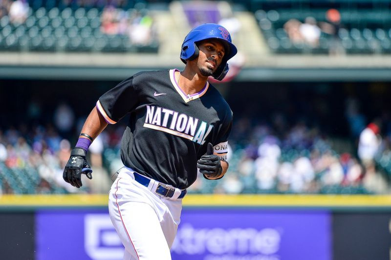 Cubs-prospekten Brennen Davis njuter av en av ett par lugna resor runt baserna efter Futures Game-hemkörningar.