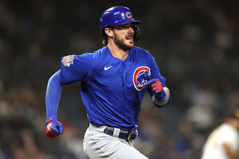 Ich denke nicht viel über [Gerüchte] nach. Es ist Energieverschwendung, sagte Kris Bryant von den Cubs. Was auch immer passiert, wird passieren.