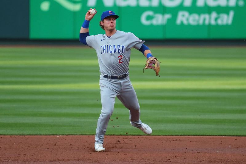 È stato un mese difficile sul fronte degli infortuni per i Cubs, ed è diventato ancora più difficile quando hanno messo il seconda base Nico Hoerner nella lista degli infortunati di 10 giorni con un tendine del ginocchio sinistro teso.