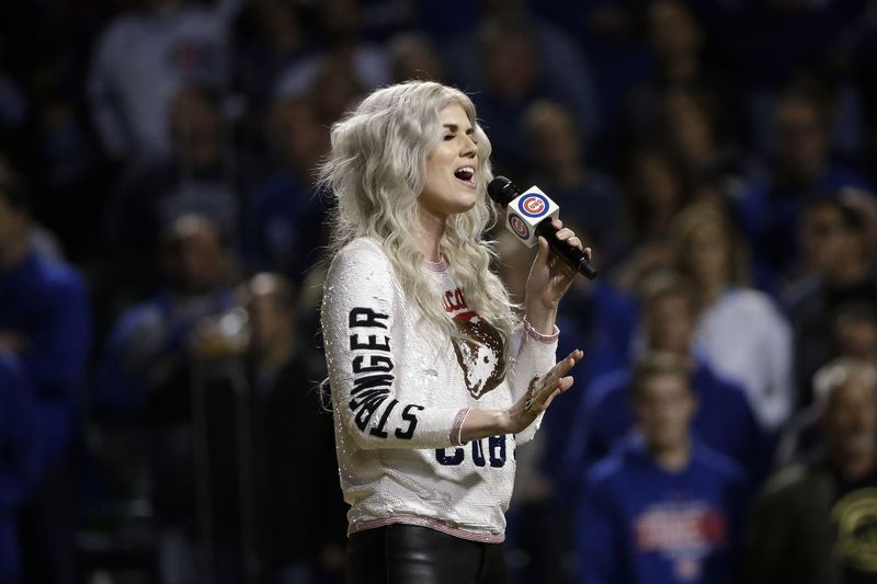 Julianna Zobrist no se refirió directamente a las acusaciones hechas por su esposo, el ex jugador de los Cachorros Ben Zobrist.