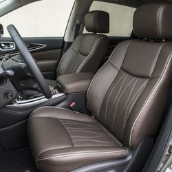 受賞歴のあるINFINITIQX60高級クロスオーバーは、今日の市場で最も用途の広い3列7人乗りの車両のひとつであり、家族向けの機能と、居心地の良い、細工されたデザインを内外に組み合わせています。 2018年モデルでは、QX60の高度なテクノロジー機能の長いリストに、アクティブな家族向けに特別に設計されたもう1つの画期的なテクノロジーであるリアドアアラートが追加されています。