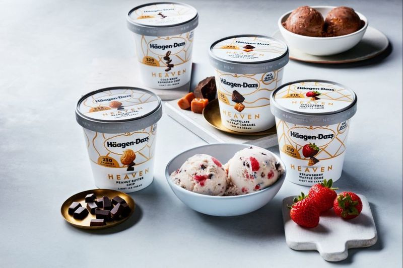 Capturando la textura cremosa y el rico sabor característicos de la marca, la colección HEAVEN de Haagen-Dazs presenta cuatro sabores de helado ligeros y lujosos.