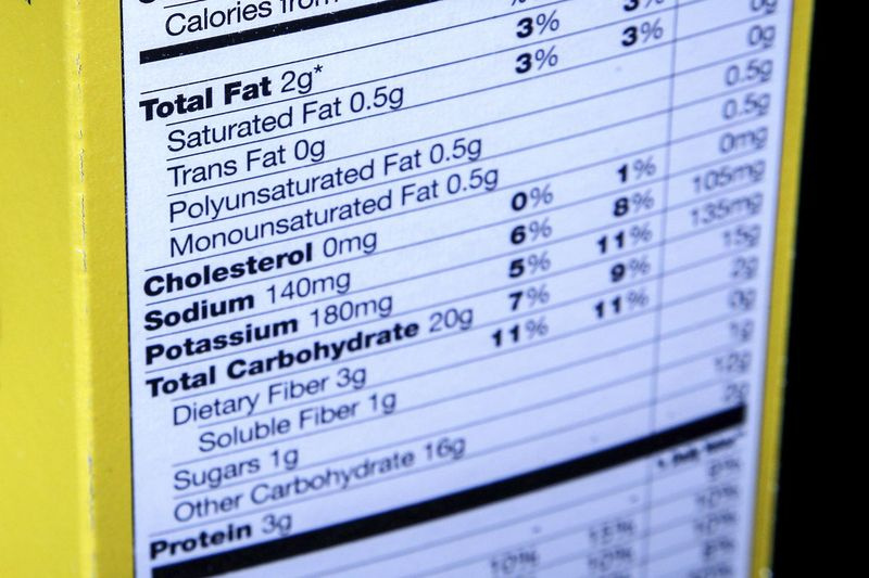As empresas de alimentos estão sob pressão renovada para usar menos sal depois que os reguladores dos EUA definiram os níveis-alvo de sódio para dezenas de alimentos, incluindo condimentos, batatas fritas e batatas fritas.