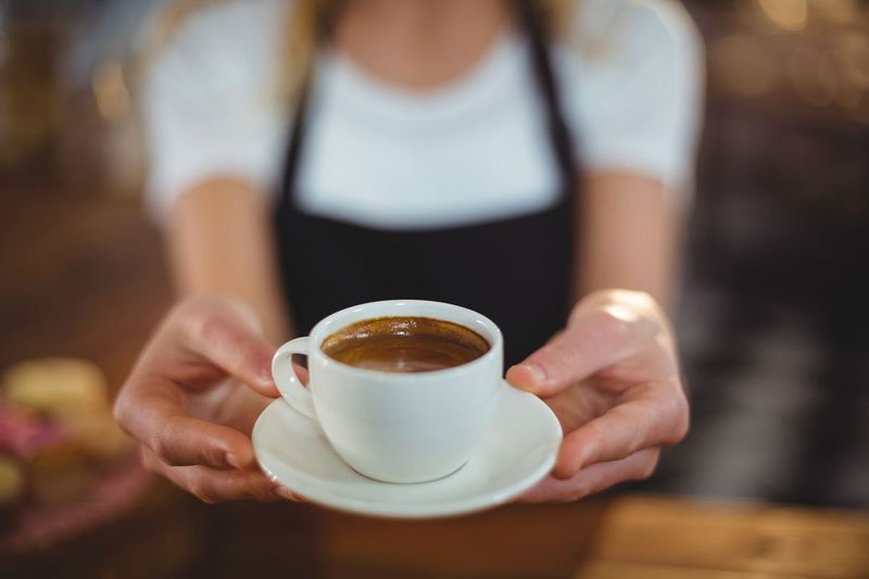 En ny studie tyder på att att dricka tre till fyra koppar kaffe om dagen kan minska risken för levercancer.