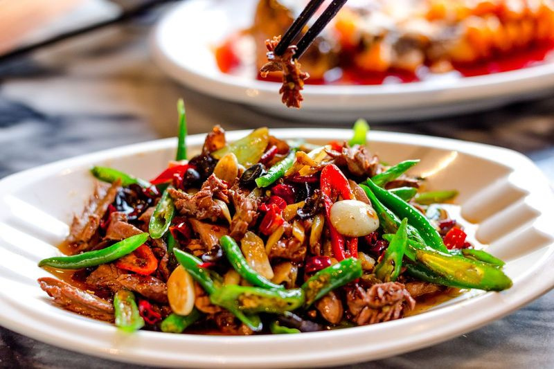 Les nutritionnistes, les gastronomes et les restaurateurs espèrent changer les connotations négatives pour la santé souvent associées aux aliments ethniques.
