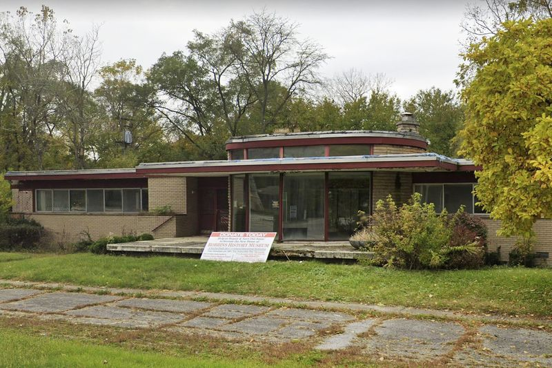 Subvención para ayudar a salvar la casa de Robbins de la década de 1950 de un millonario negro una vez notable