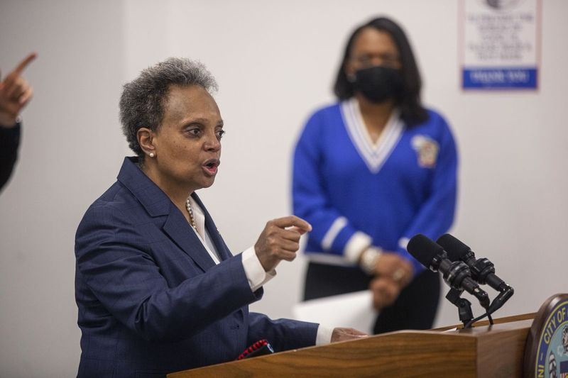 Borgmästare Lori Lightfoot och CPS vd Janice Jackson dyker upp på en presskonferens förra veckan.